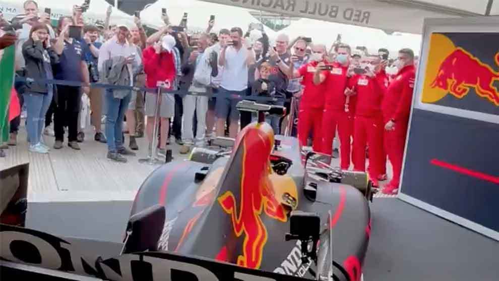 Red Bull interpreta el Himno de Italia con el motor de su auto