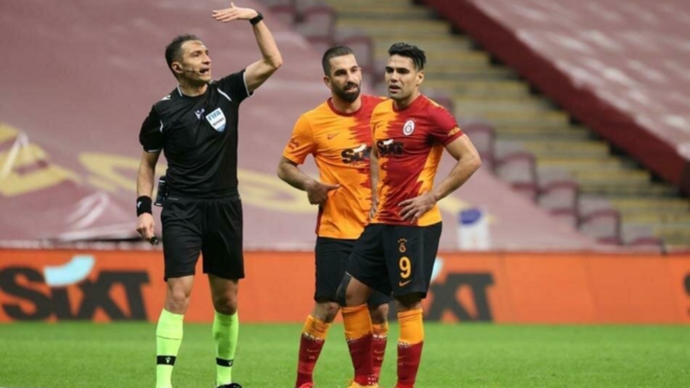 Radamel Falcao en un partido con el Galatasaray.