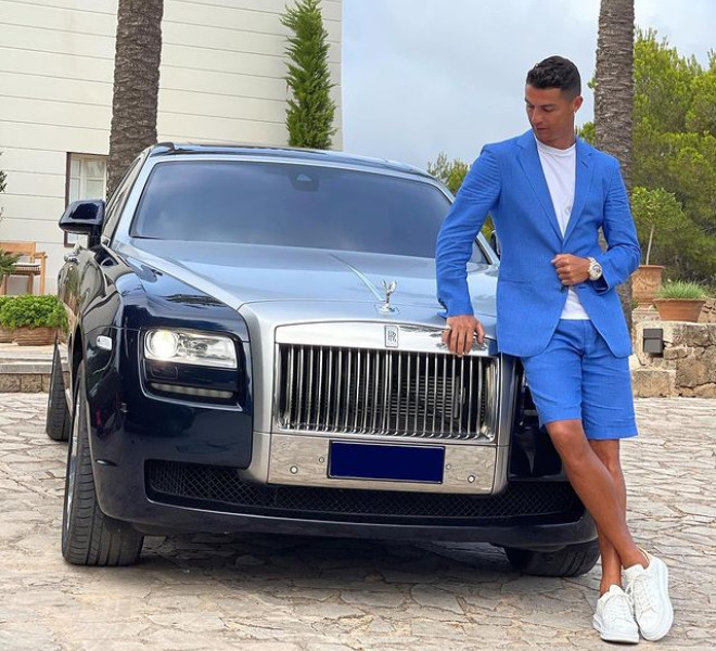 Cristiano Ronaldo - PSG - Rolls-Royce Ghost - Instagram - Juventus