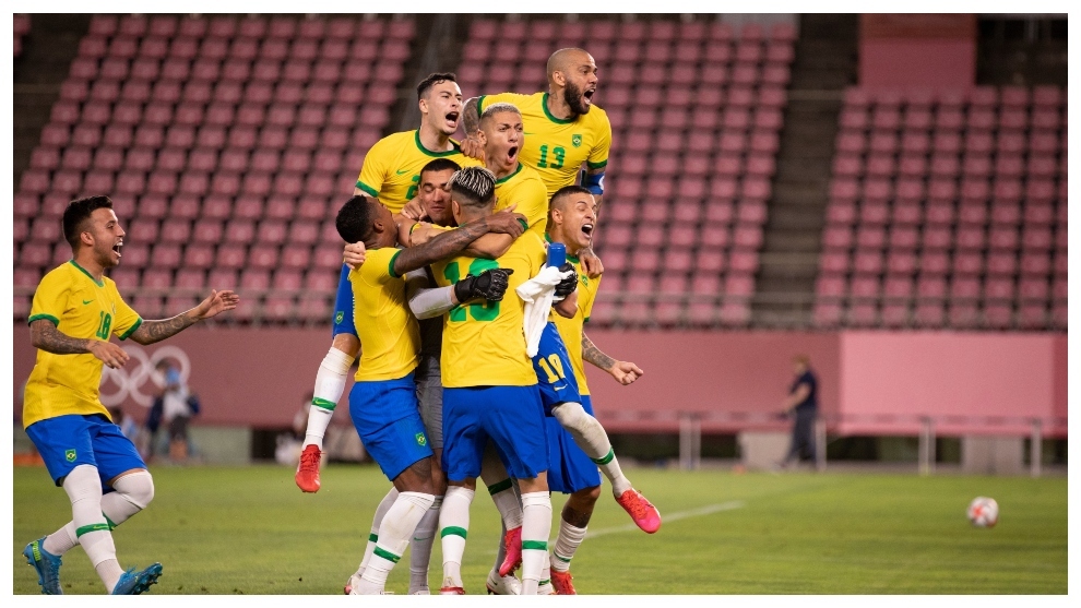 Los jugadores brasileños celebran el pase a la final.