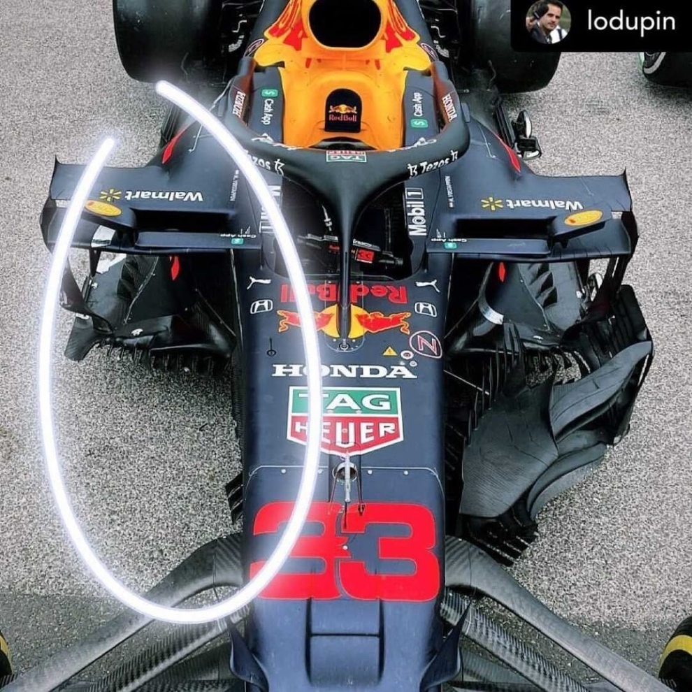 Así ha quedado el coche de Verstappen tras el choque en la primera curva en Hungría