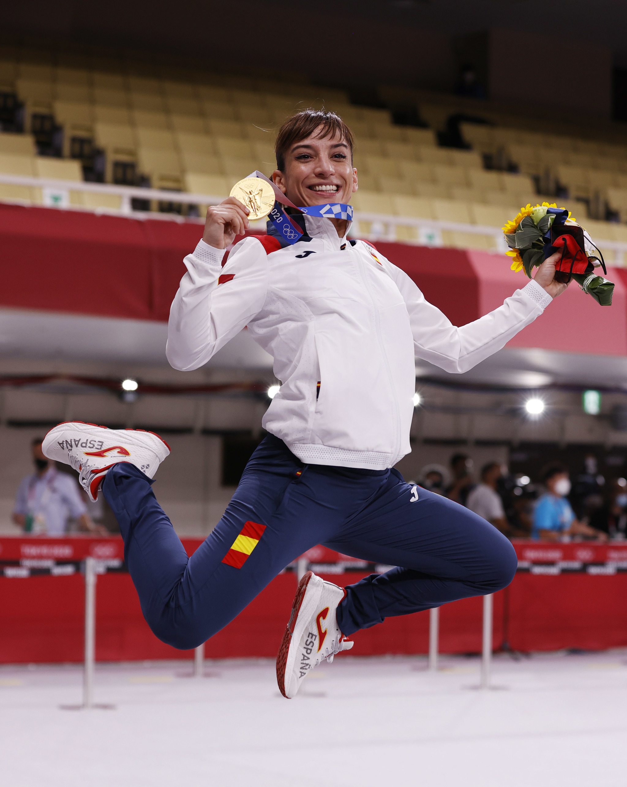 Sandra Snchez celebra su medalla olmpica de oro.