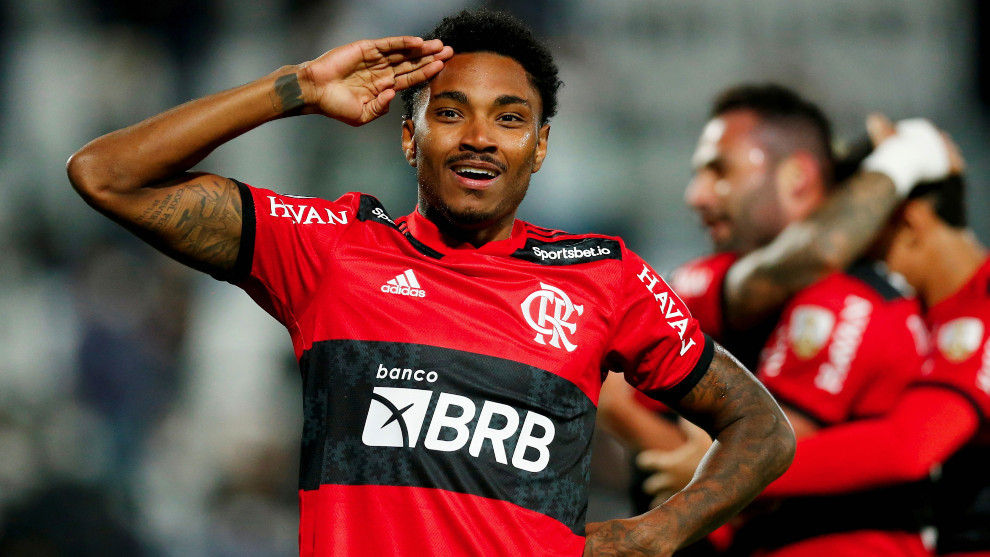 Flamengo vence con claridad a Olimpia y pone pie y medio en semifinales