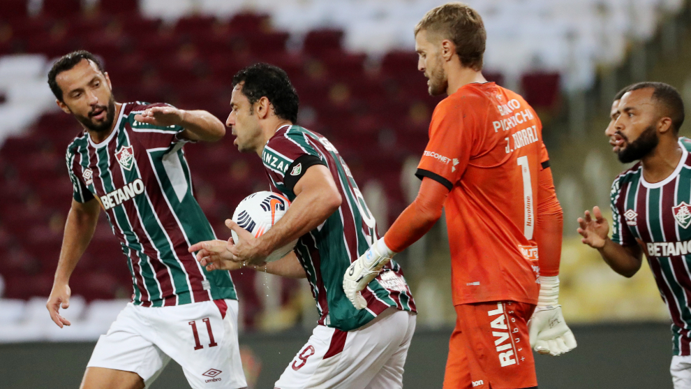Fluminense le iguala sobre la hora a Barcelona en un dramático final de partido