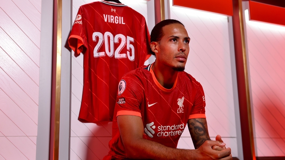 El Liverpool renueva a Van Dijk hasta 2025