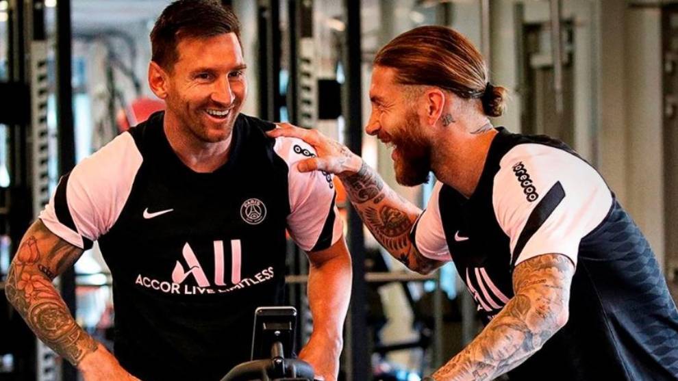 Ramos saluda a Leo Messi este jueves