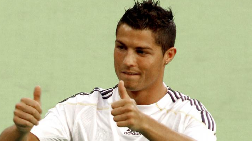 El portugués, el día en el que fue presentado en el Bernabéu como nuevo jugador del Madrid en 2009.