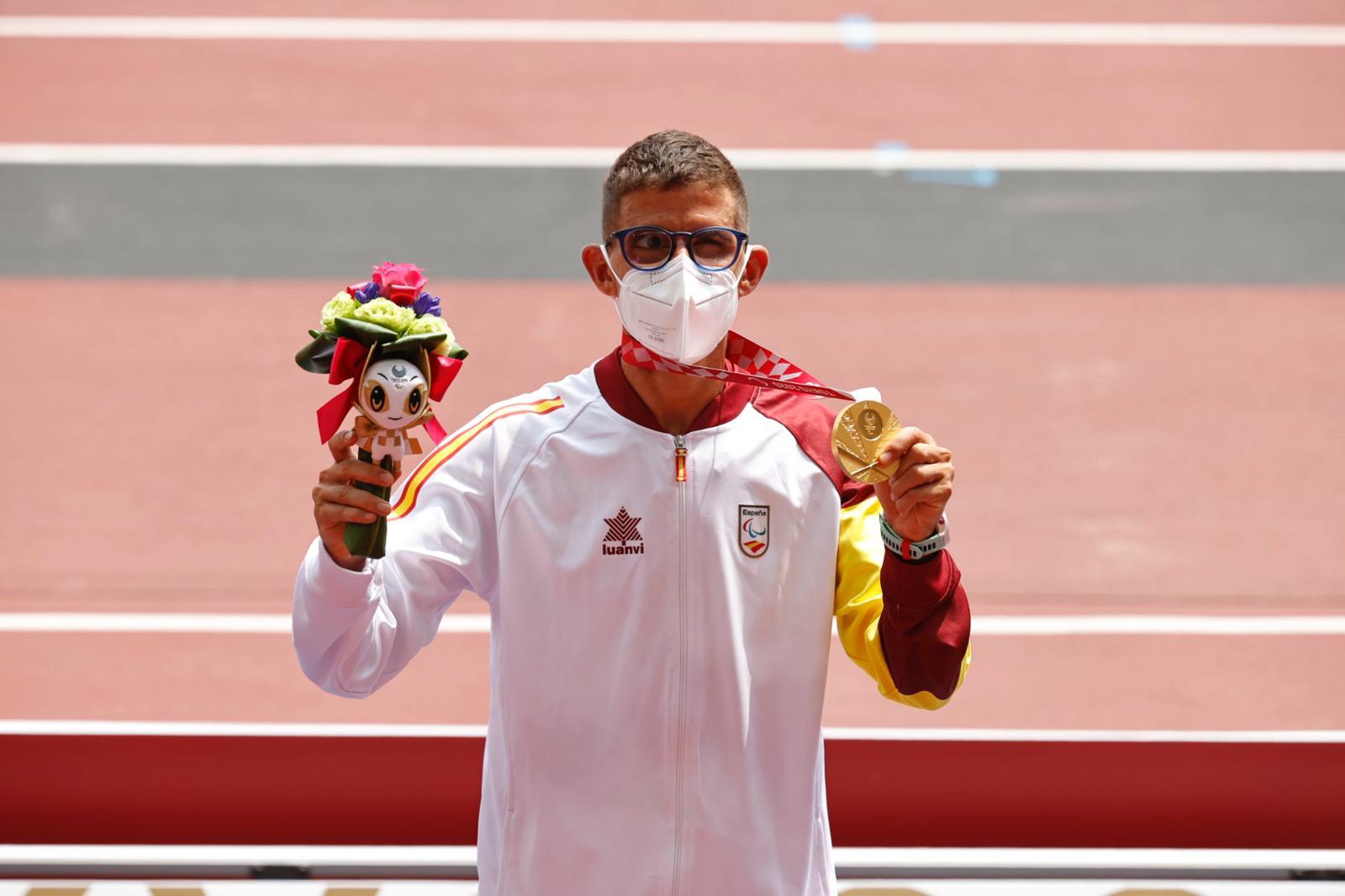 Ouhdadi, con la medalla de oro en 5.000.