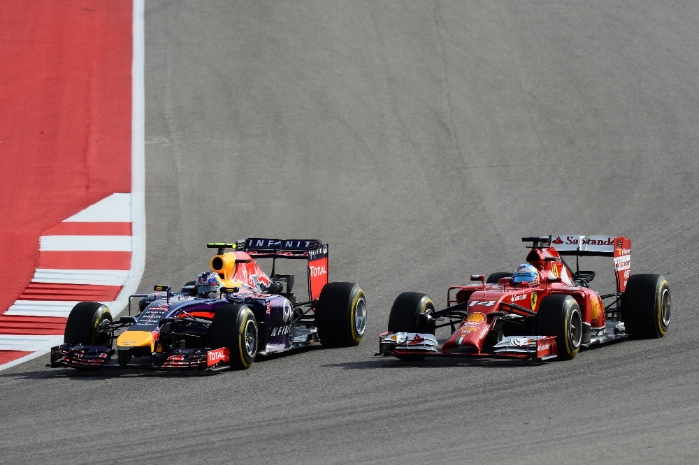 Alonso y Ricciardo en el GP de USA 2014