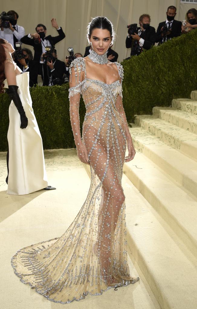 Met Gala 2021: Kim Kardashian atrae todos los focos de la Met Gala con un  vestido jamás visto | Marca