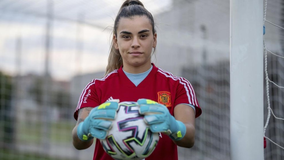 Misa Rodríguez poses in the Ciudad del Fútbol of Las Rozas.