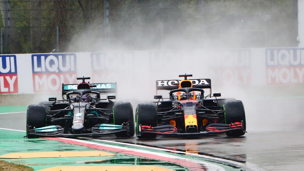 Hamilton y Verstappen en el Gran Premio de Emilia Romaa