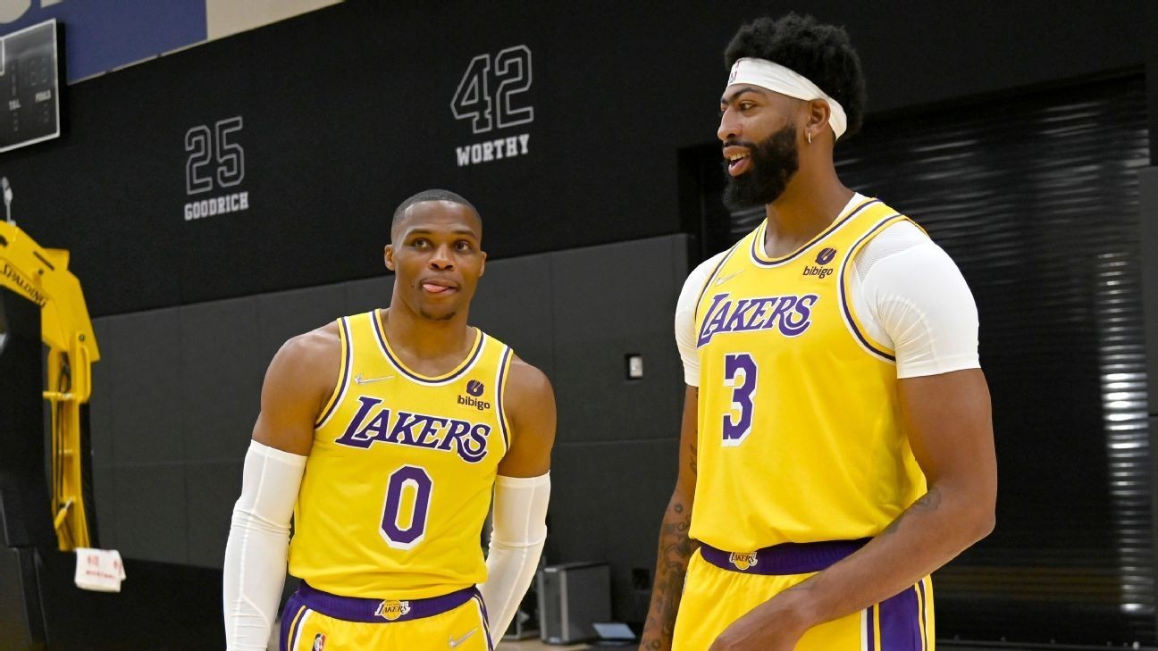 Russell Westbrook y Anthony Davis, durante el media day de los Lakers.