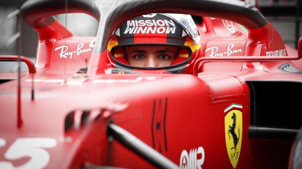 Carlos Sainz, a bordo del Ferrari SF21, en un Gran Premio de esta temporada.