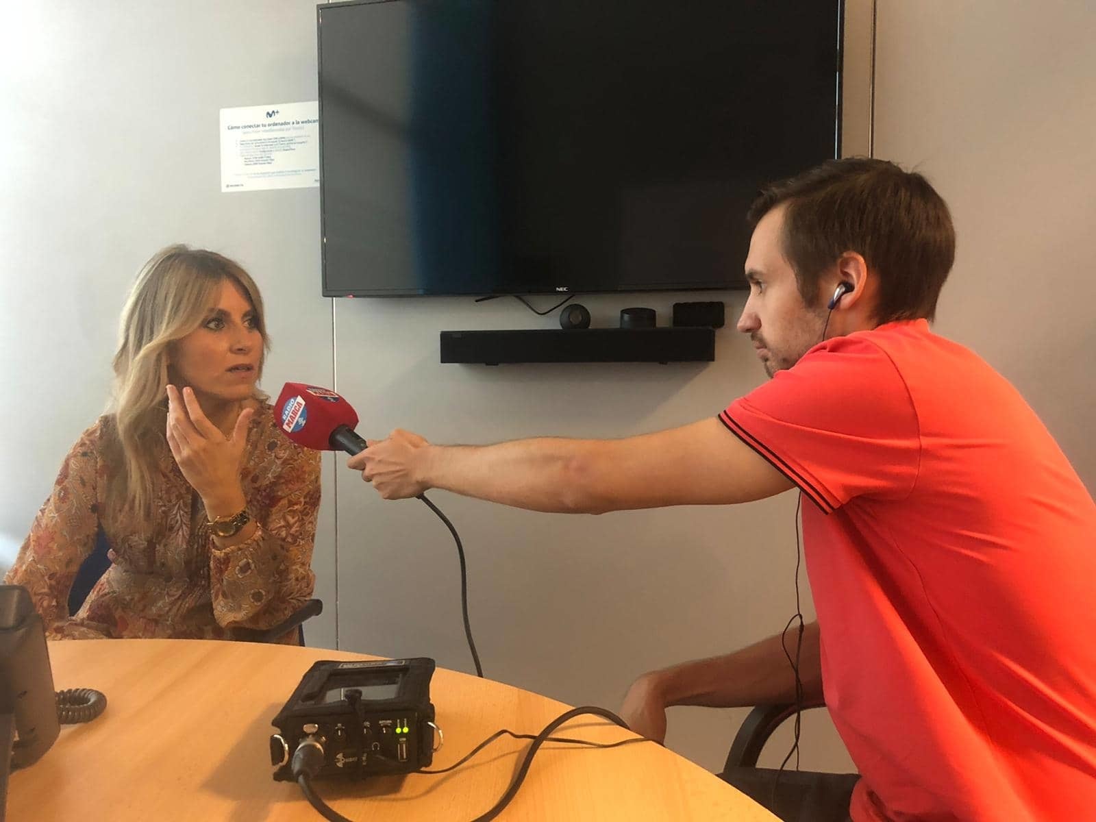 Susana Guasch, con Pablo Parra, durante la entrevista en Marcador