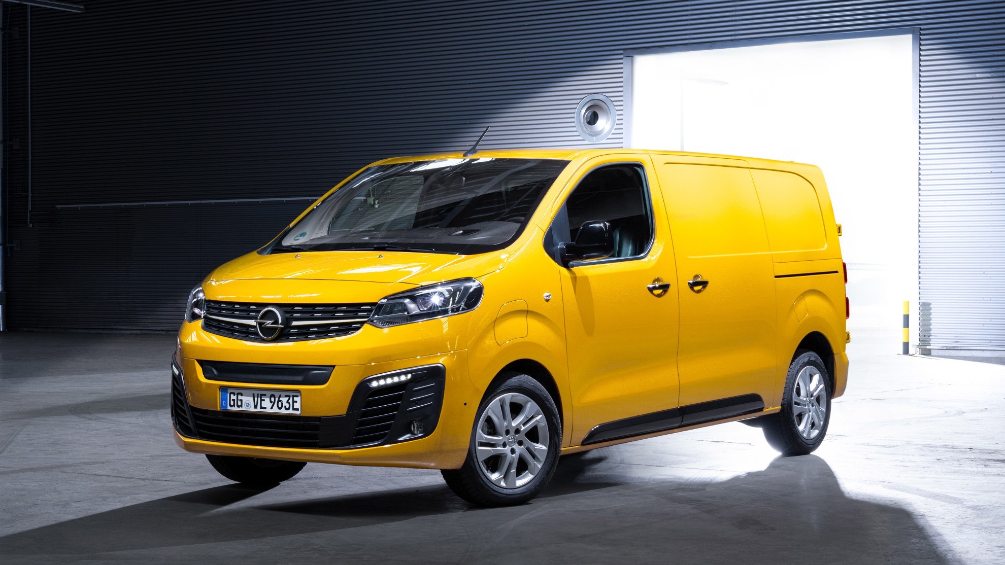 Opel Vivaro e-hydrogen - furgoneta pila de combustible - hidrogeno - flotas - bateria