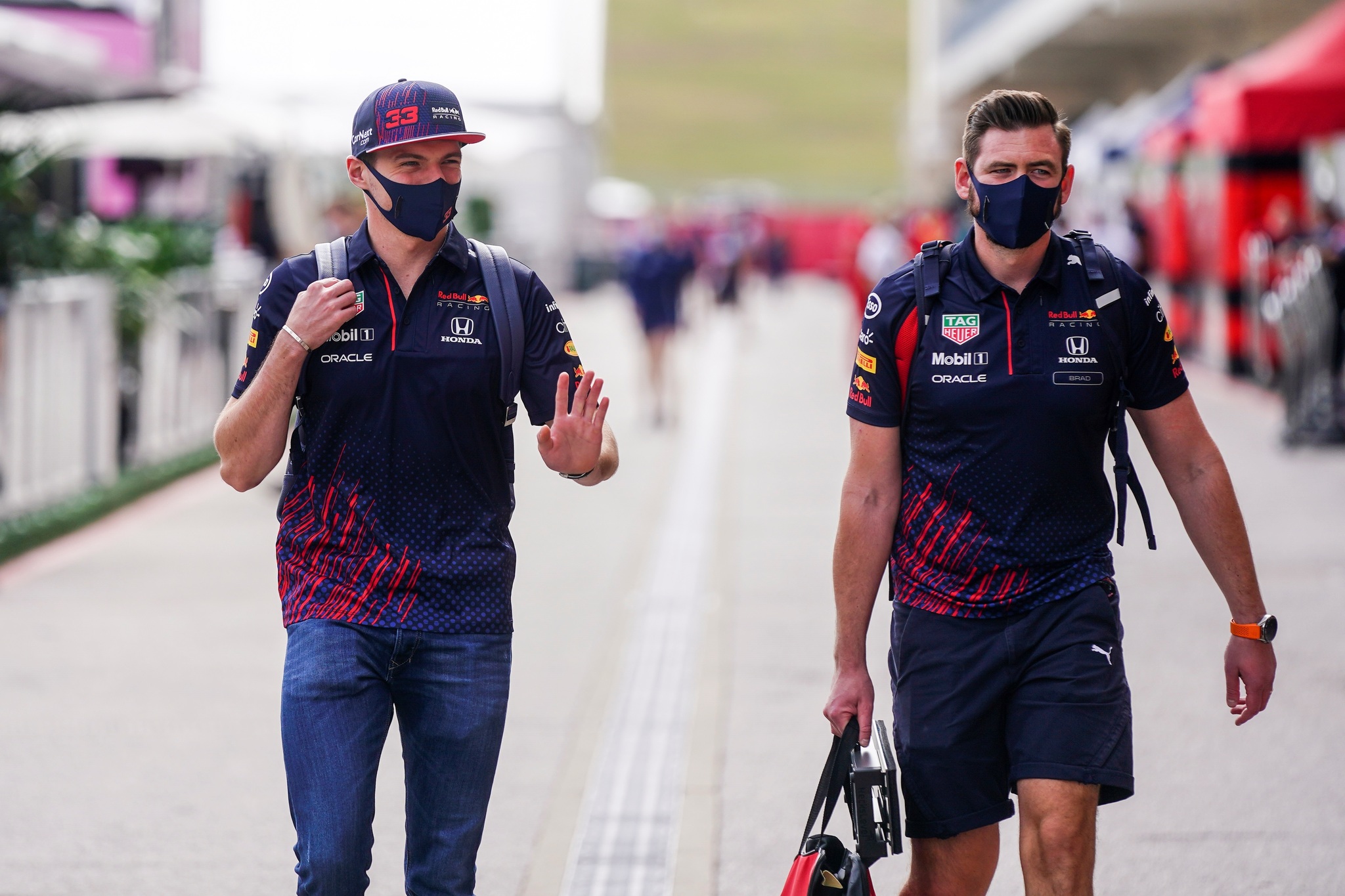 Austin (United States), 21/10/2021.- Dutch Formula One driver Max lt;HIT gt;Verstappen lt;/HIT gt; of Red Bull Racing walks through the paddock at the Circuit of The Americas in Austin, Texas, USA, 21 October 2021. (Fórmula Uno, Estados Unidos) EFE/EPA/SHAWN THEW