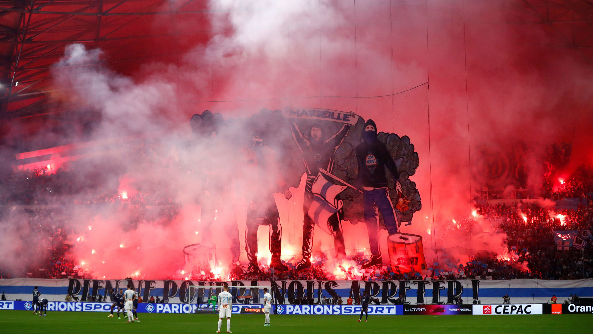 El Marsella podría perder un punto por los incidentes en el partido con el PSG