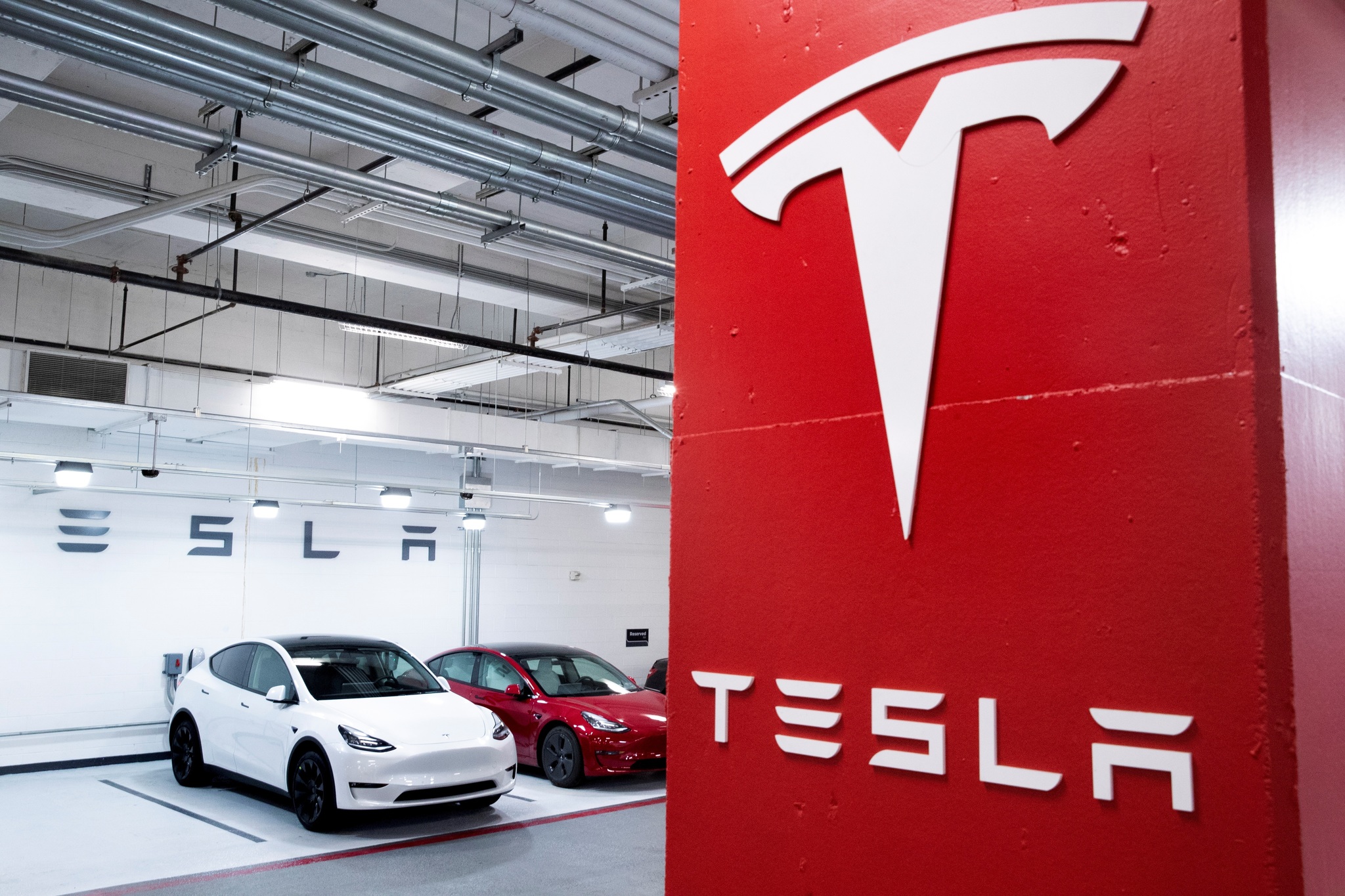 Tesla - billon de dolares - Hertz - pedido de 100.000 coches - Tesla Model 3 - Tom Brady