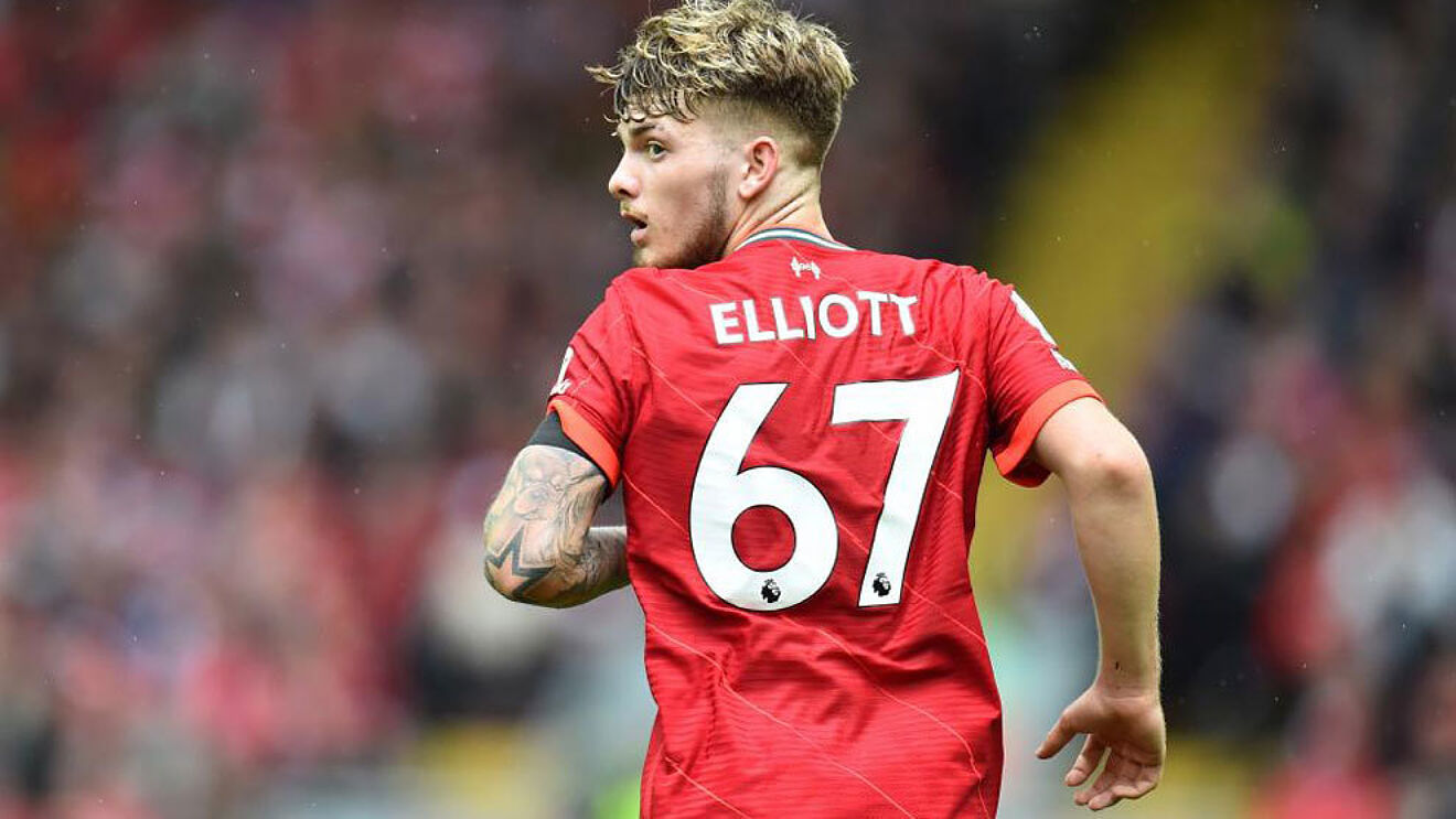Elliott, con la camiseta del Liverpool