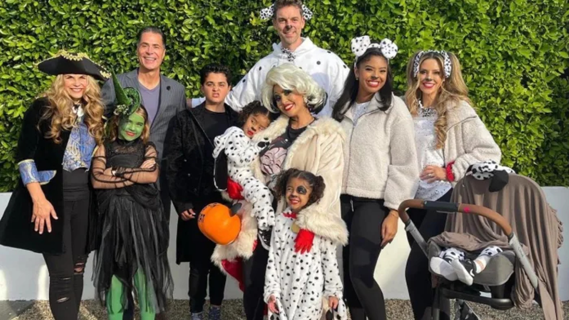 La familia Gasol, la familia Bryant y la familia Pelinka, juntos en Halloween.