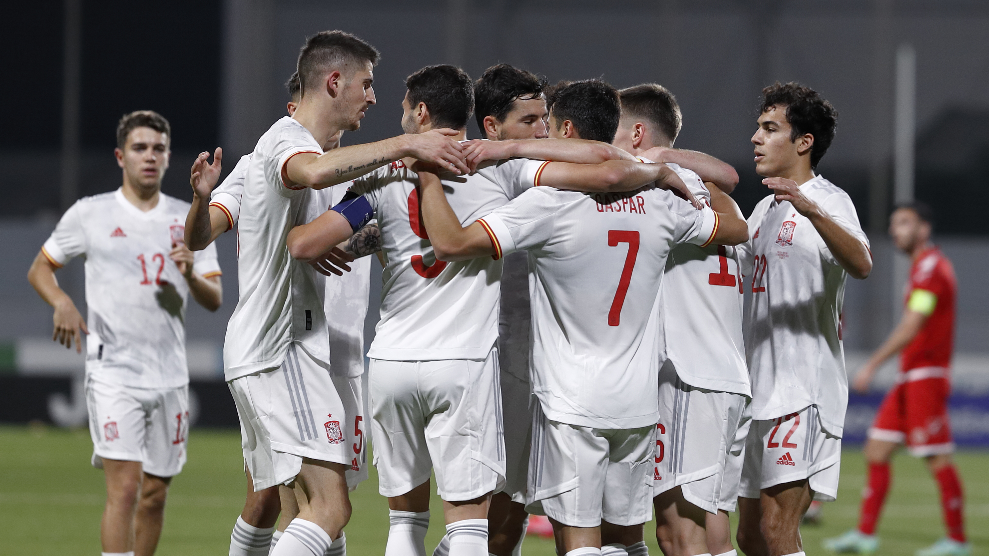 Los jugadores de la sub 21 celebran un gol ante Malta.