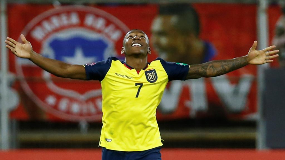 Pervis Estupiñán celebra su gol en una victoria importante para Ecuador.