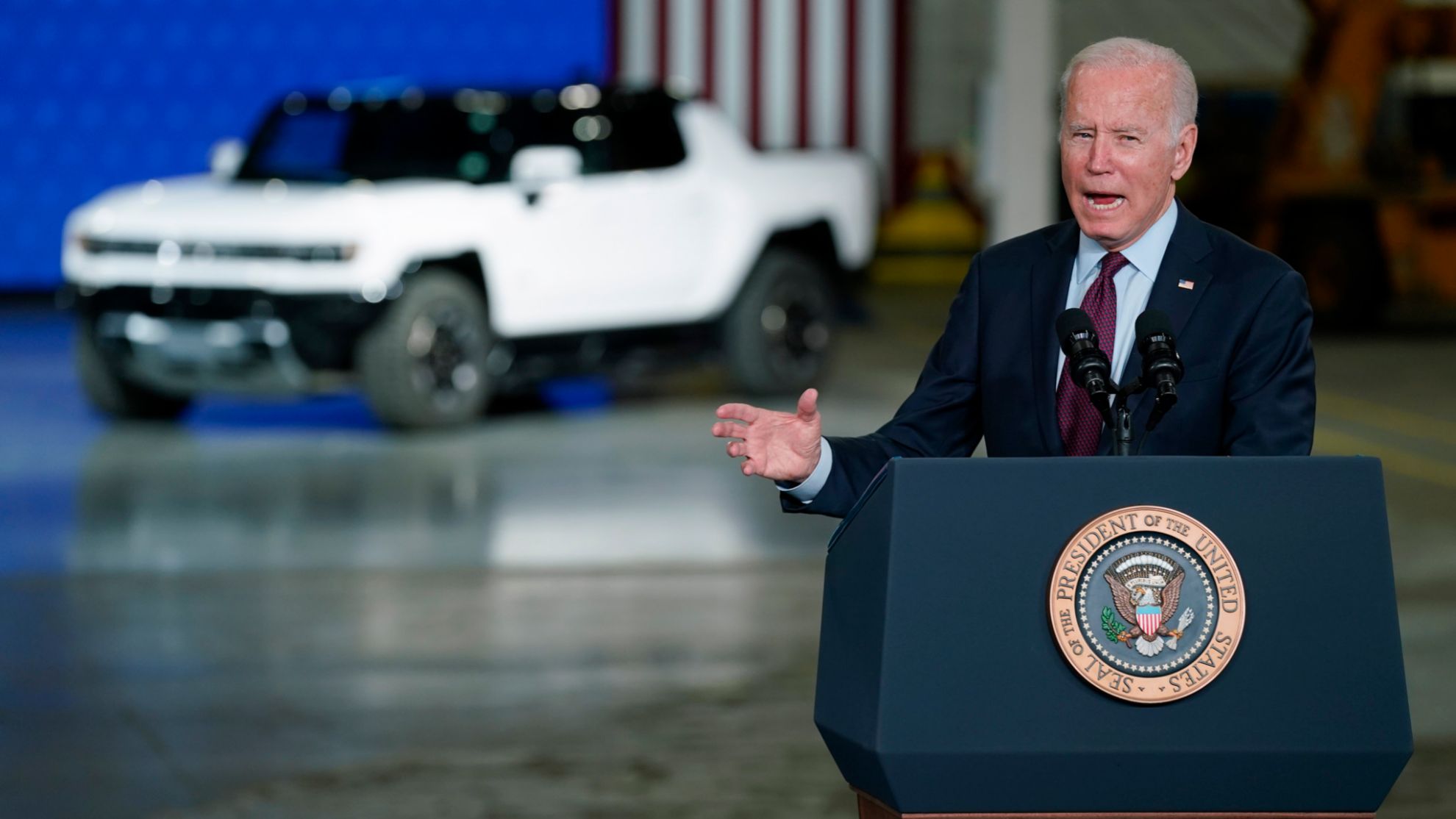 Joe Biden - GMC Hummer pick up - prueba - Factory Zero - General Motors - Michigan