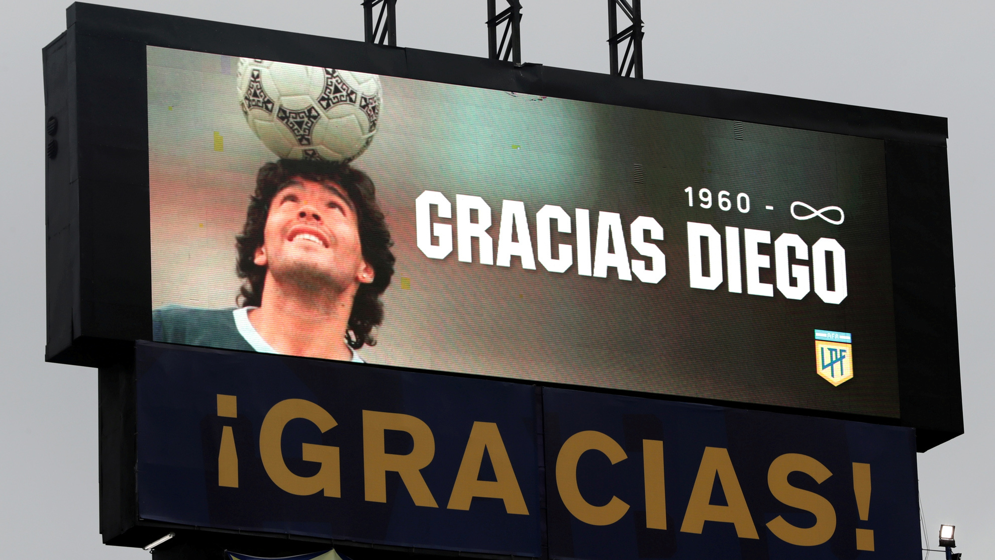 Homenaje a Maradona en el Estadio La Bombonera.