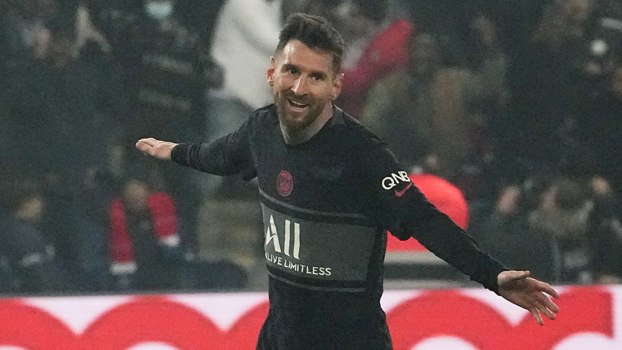 Messi celebrando su primer gol en liga con el PSG. 