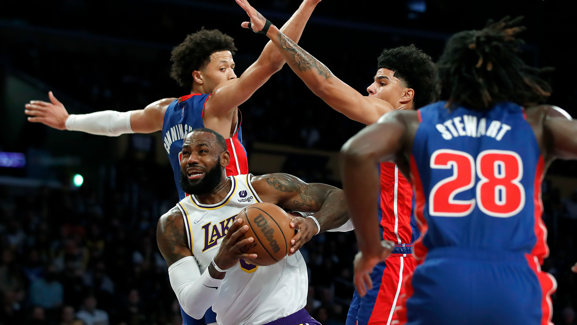 LeBron James leads Lakers to win over Pistons with 33 points | Marca