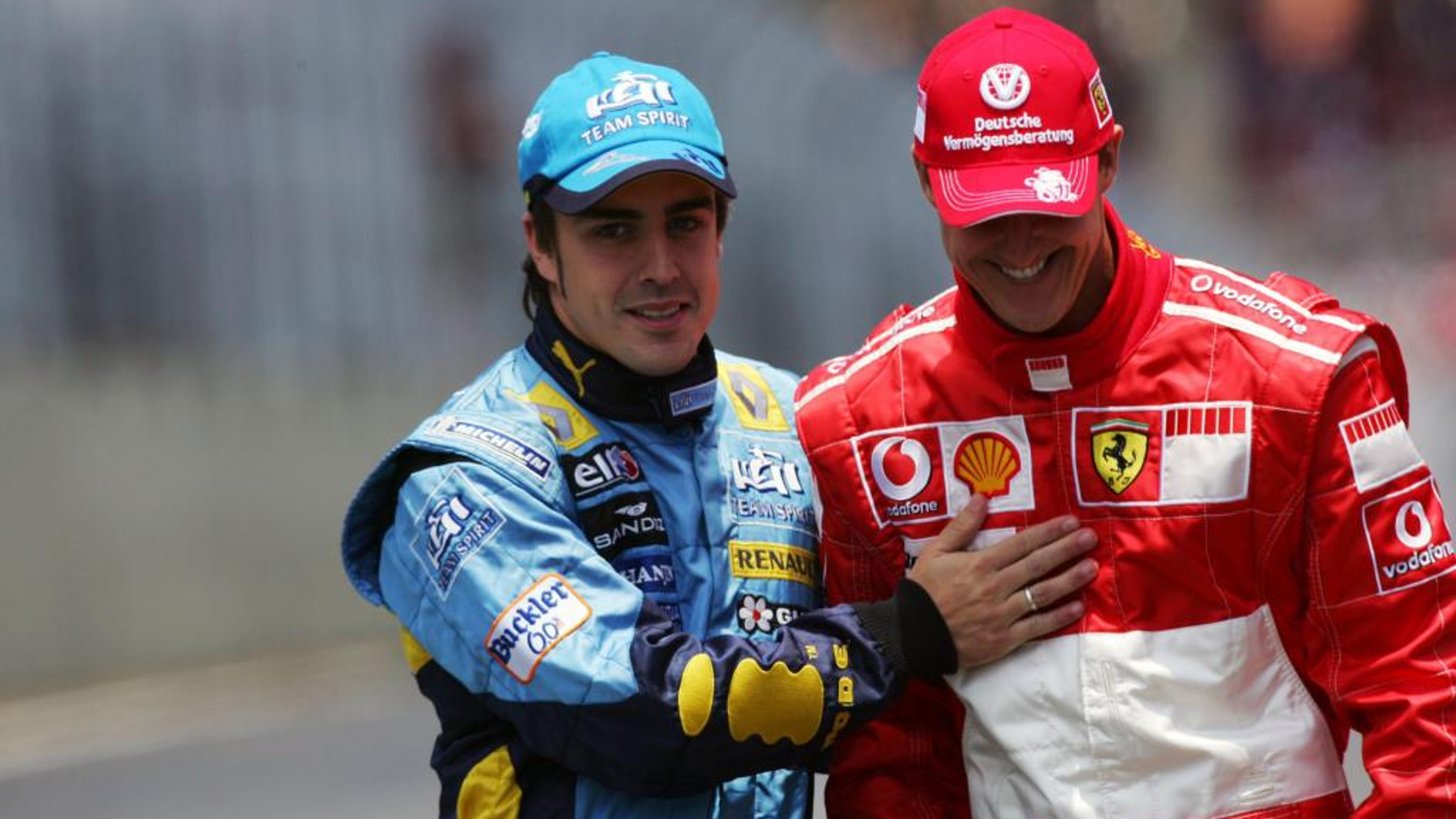 Alonso y Michael Schumacher, en 2006.