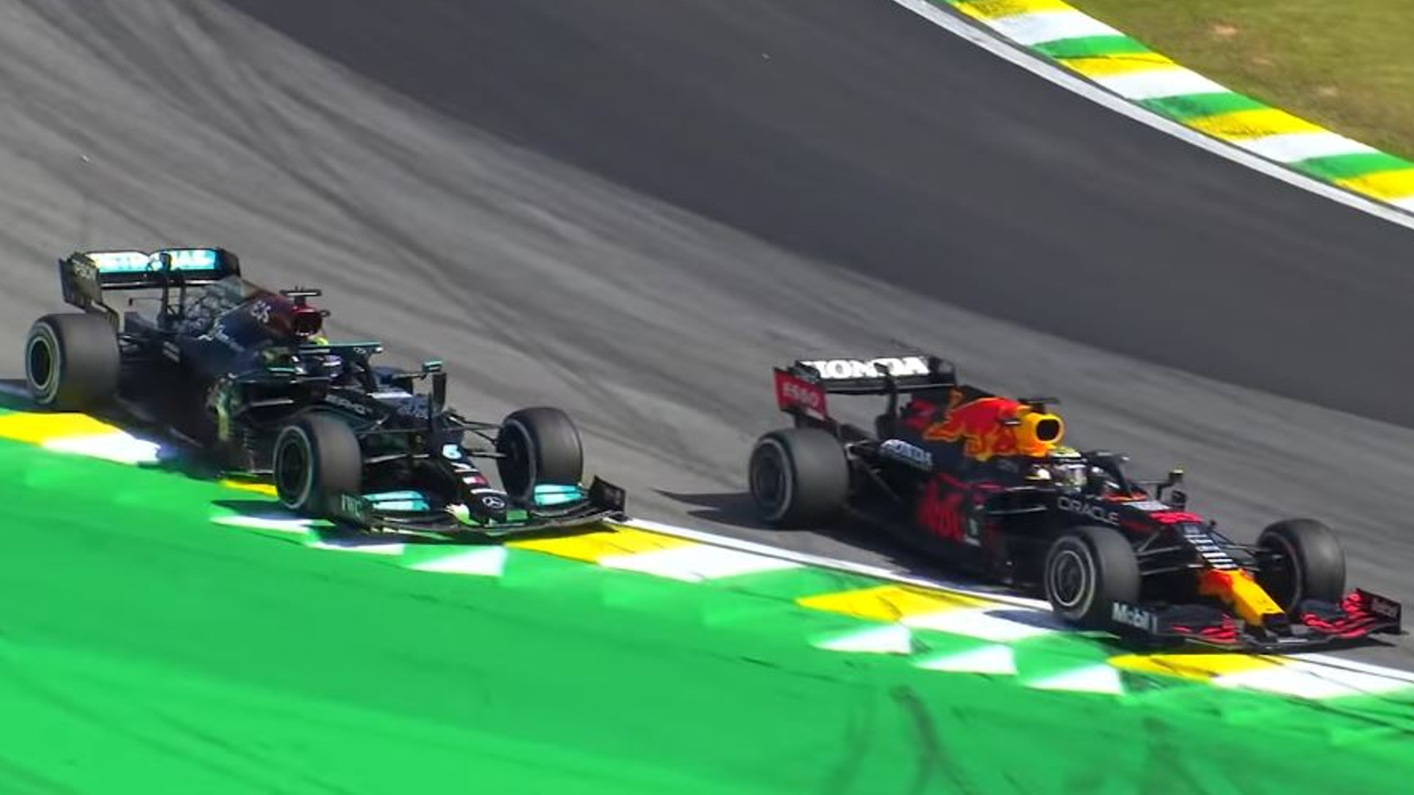 Verstappen impide que Hamilton le supere en el circuito de Interlagos (Brasil)