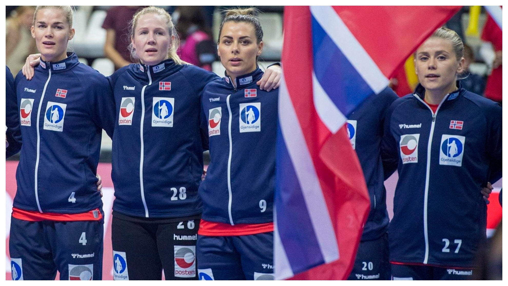 La selección Noruega, durante los prolegómenos de un partido del Mundial /