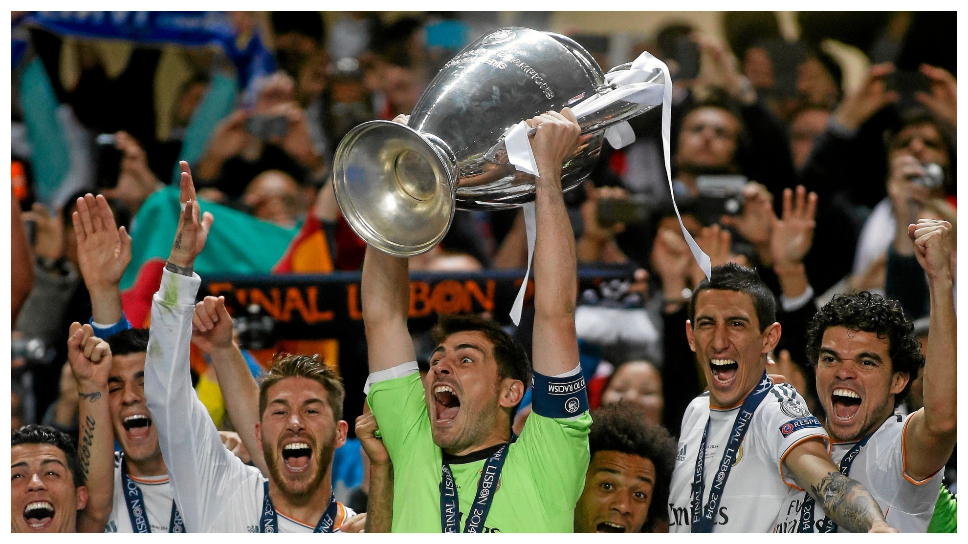 Casillas levanta la Champions ganada ante el Atlético de Madrid en Lisboa,