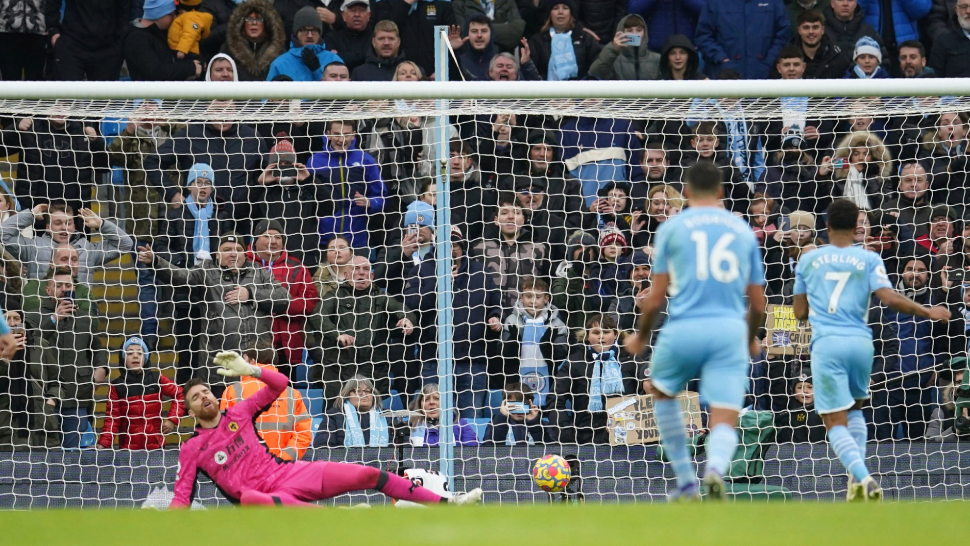 Manchester City stay top thanks to Sterling's decisive penalty against Wolves