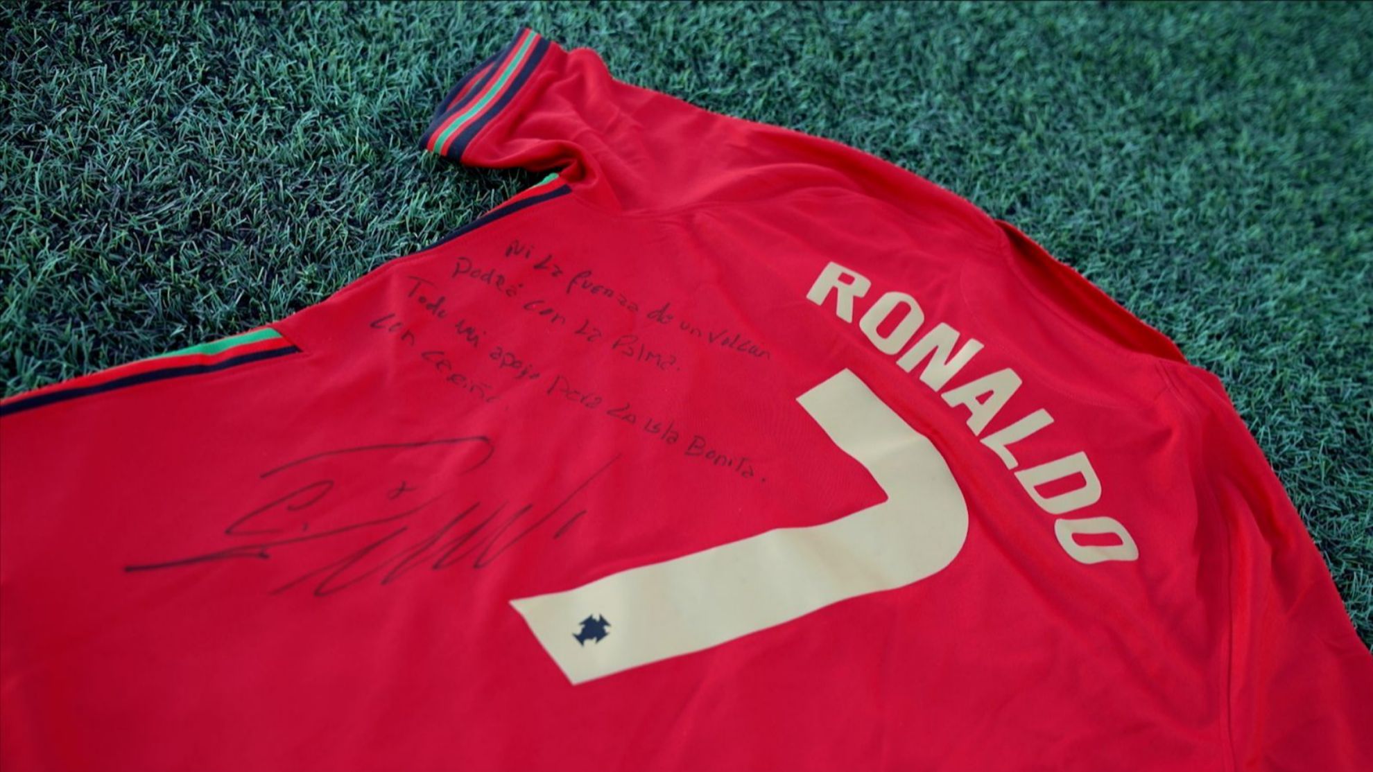 cristiano ronaldo signed jersey manchester united