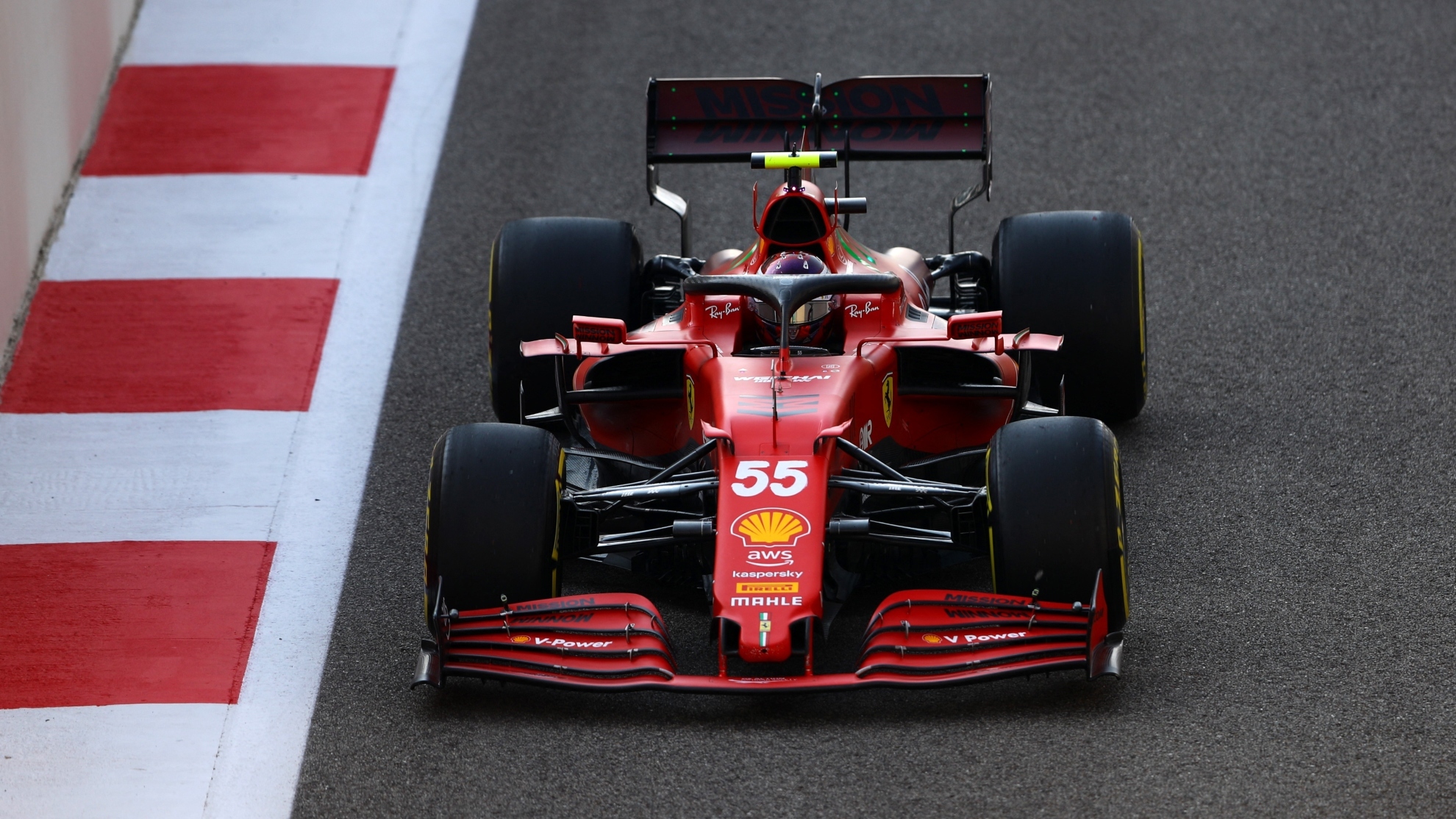Carlos Sainz firm un gran ao con Ferrari
