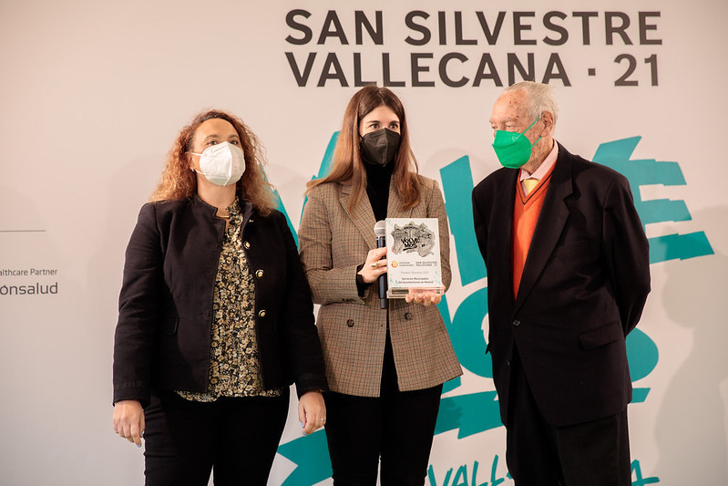 Patricia y Antonio Sabugueiro junto a Sofa Miranda en los Premios Silvestres del Ao