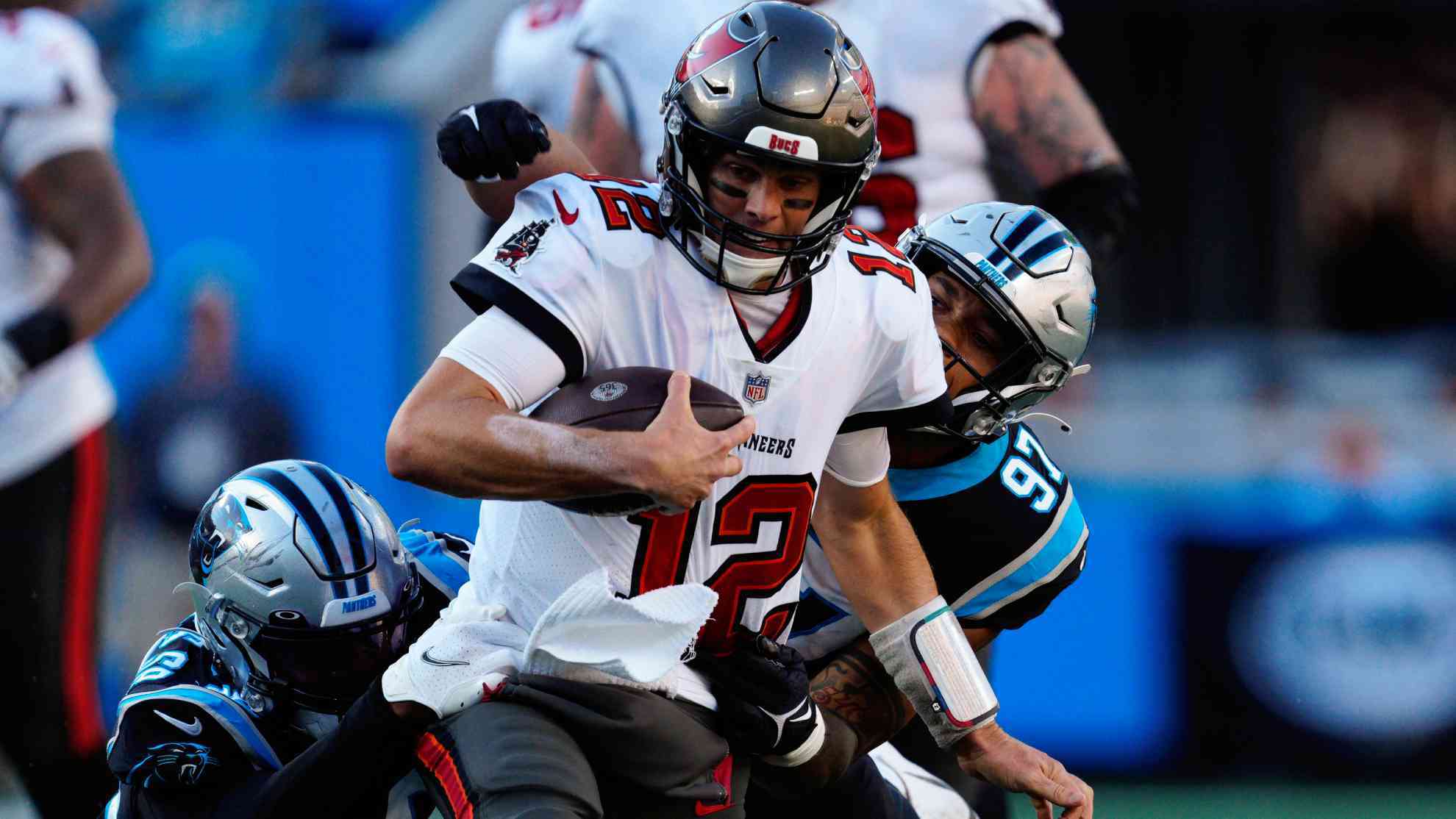 Brady, Bucs take aim at NFC South title against Panthers