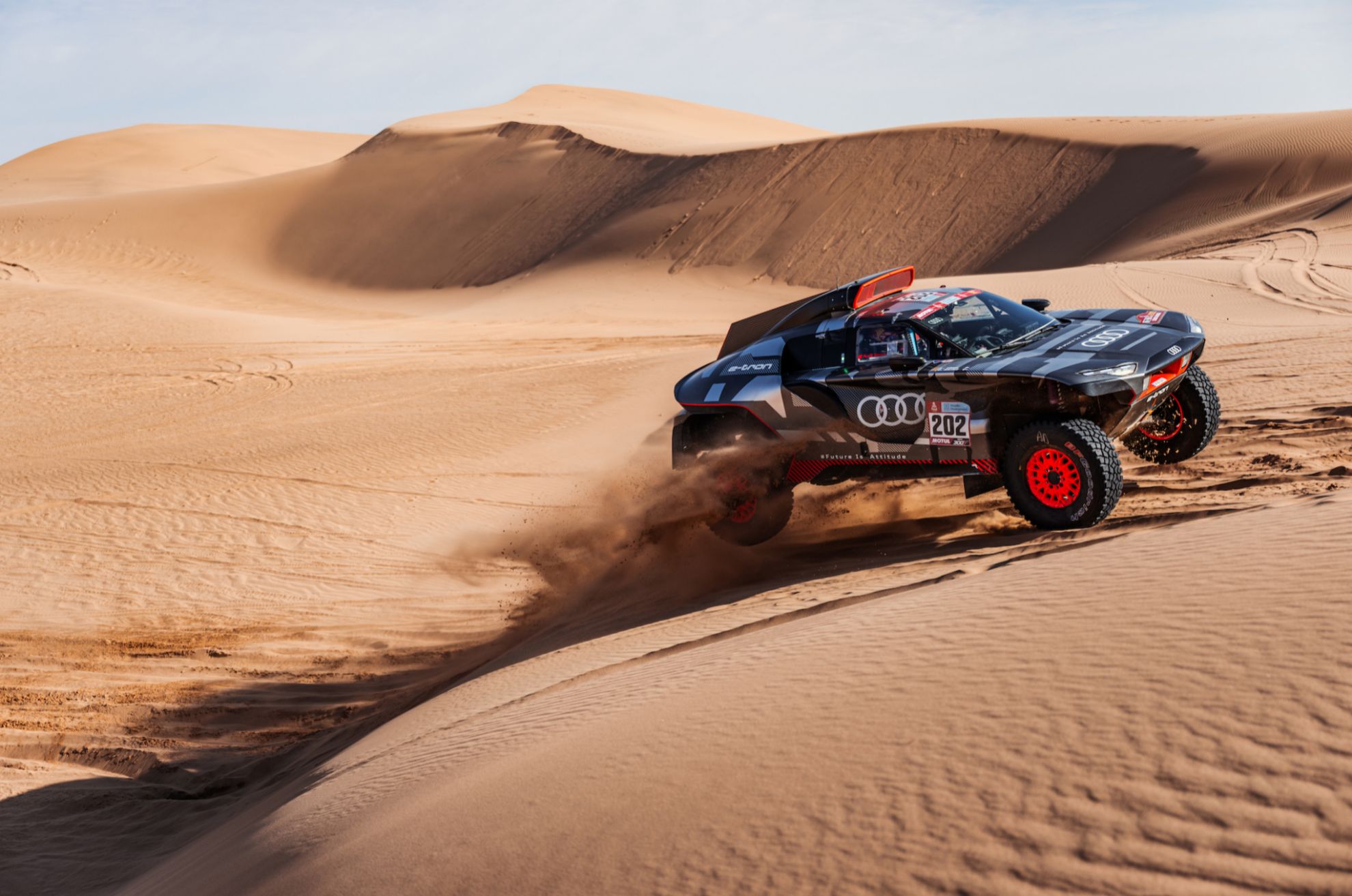 Carlos Sainz - etapa 9 - Audi - Dakar 2022 - pinchazo