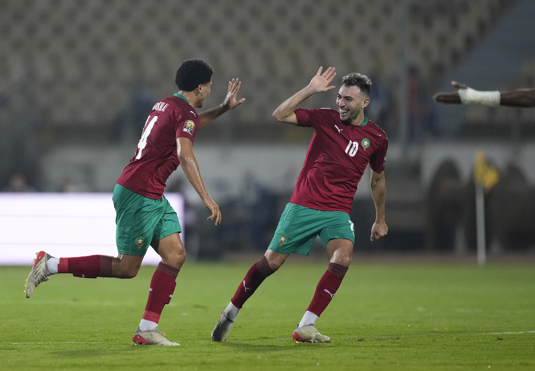 Zakaria Aboukhlal celebra el gol de Marruecos a Comoras