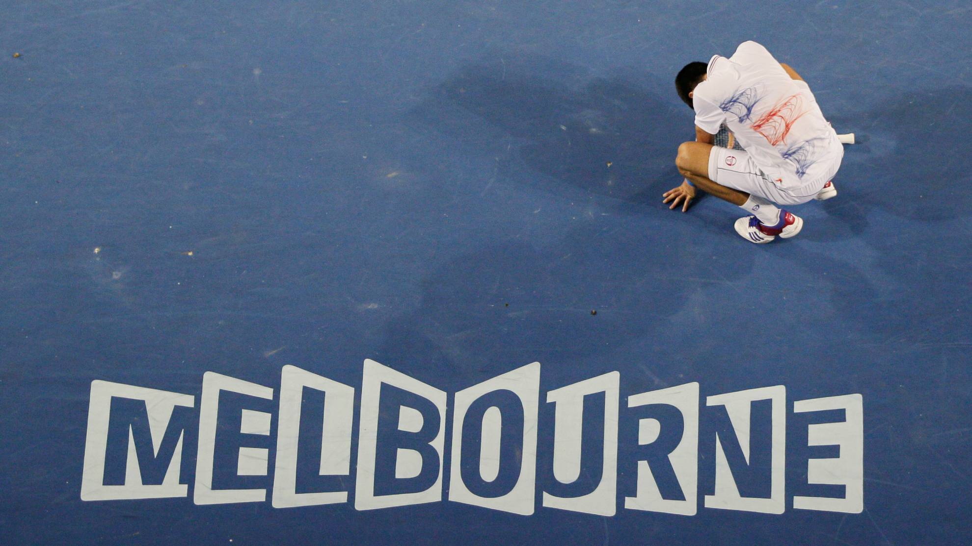 Djokovic se lamenta tras perder un punto en el Open de Australia