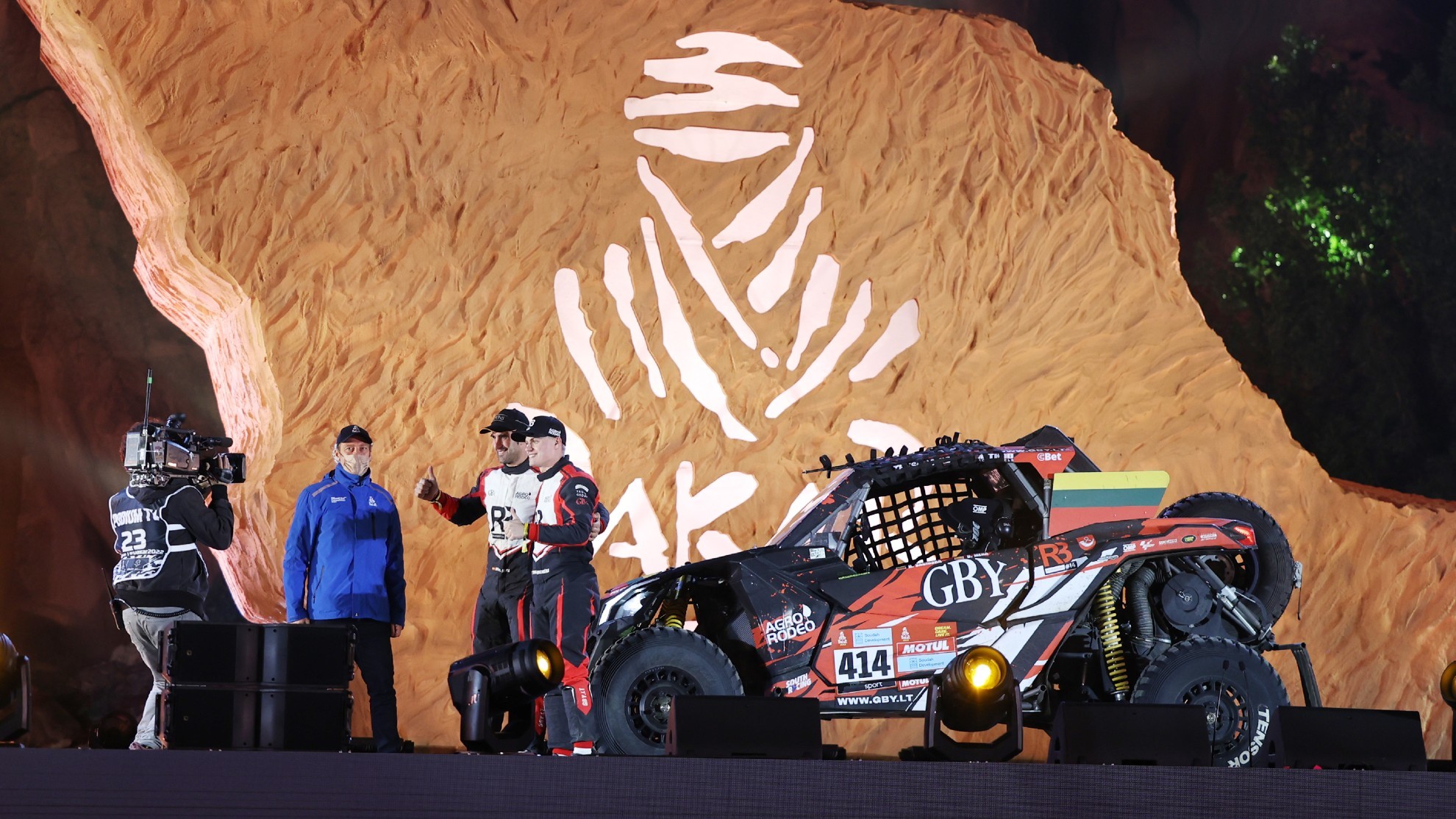 Oriol Mena - T4 - podio - tercer clasificado - Dakar 2022 - copiloto