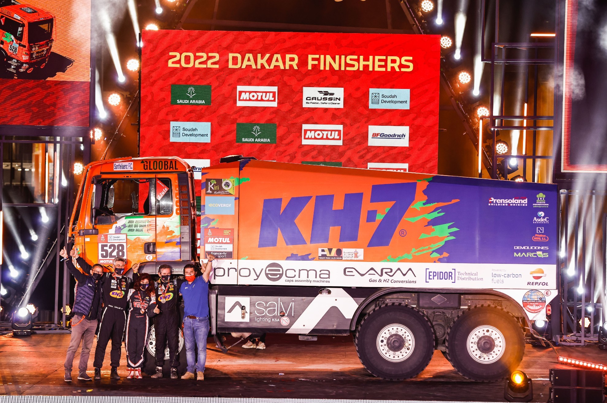 KH7 - Jordi Juvanteny - Fina Roman - camiones - Dakar 2022 - finishers