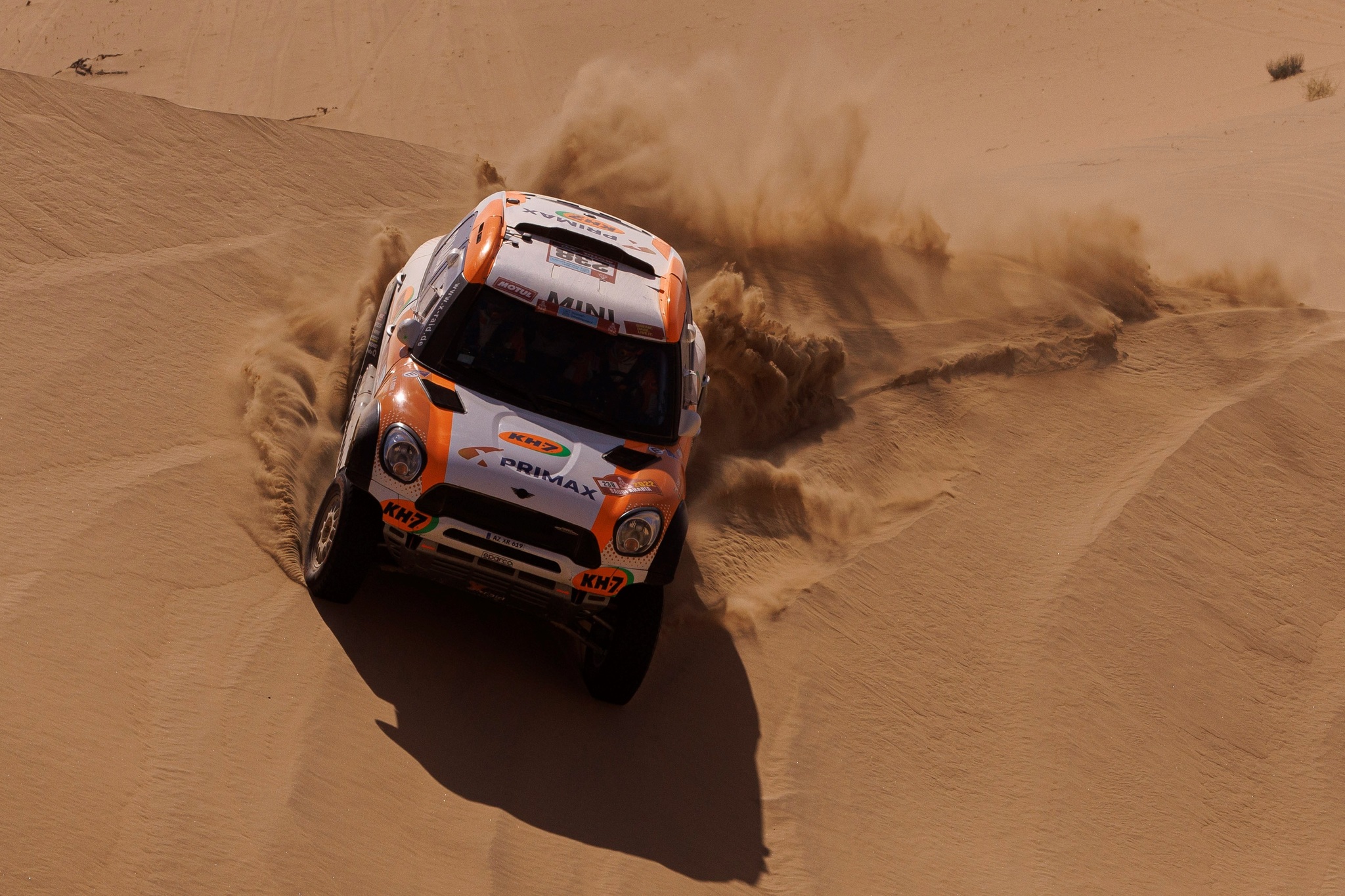 Laia Sanz y su copiloto Maurizio Gerini durante la undécima etapa del Rally Dakar 2022,