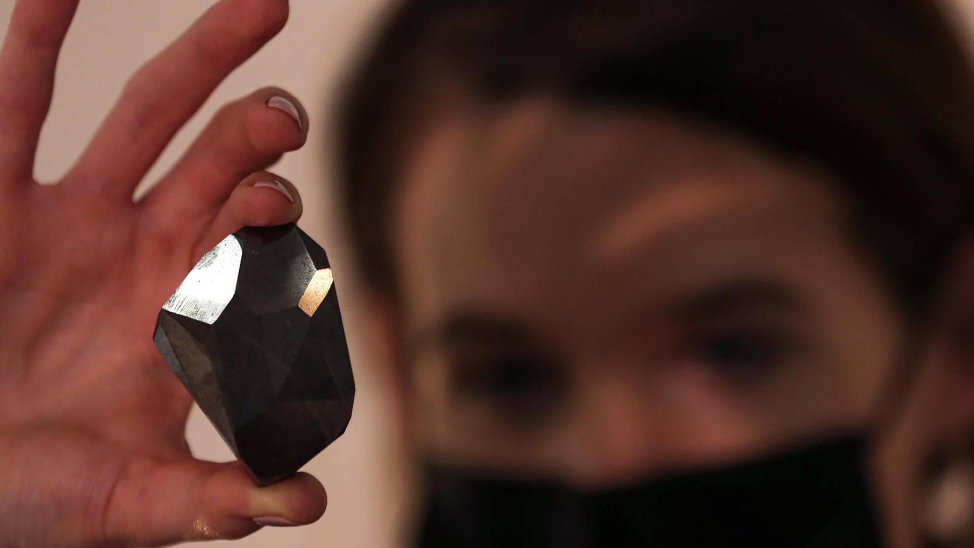 Copiar Interacción Restricciones Subastan el diamante negro más grande del planeta: 555 quilates | Marca