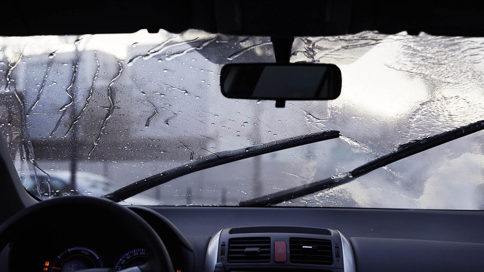 Como quitar el hielo del coche - Parabrisas congelado - Anticongelante - Antihielo - Truco