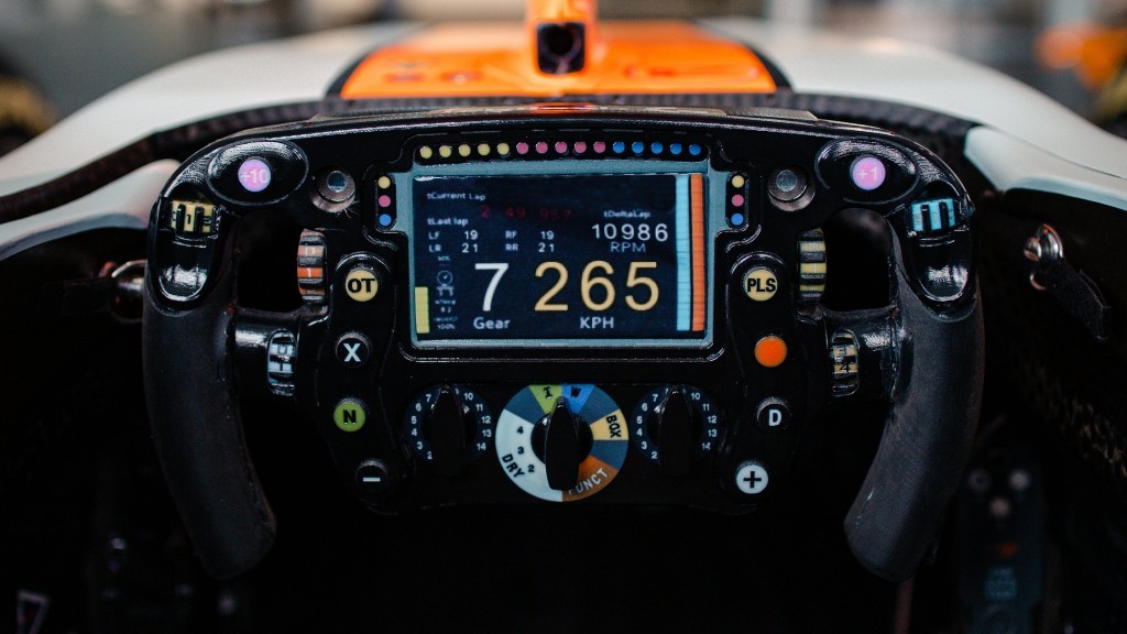 El habitáculo del McLaren MCL35M de 2021.