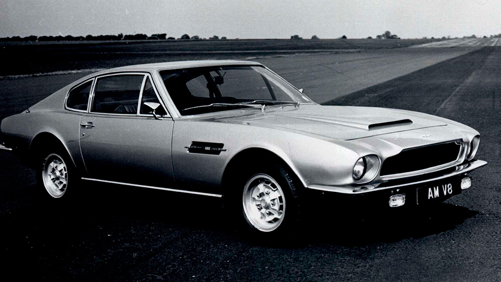El Aston Martin V8 era el modelo estrella de la marca en 1980. El MG B se hubiese convertido en su 'hermano pequeo'.